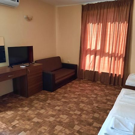 Hotel Sapphire Приморско Экстерьер фото