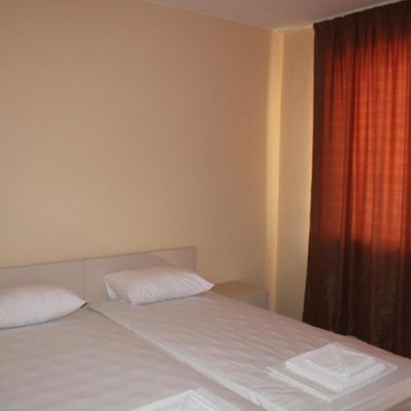 Hotel Sapphire Приморско Экстерьер фото