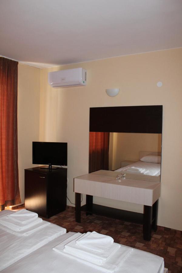 Hotel Sapphire Приморско Экстерьер фото