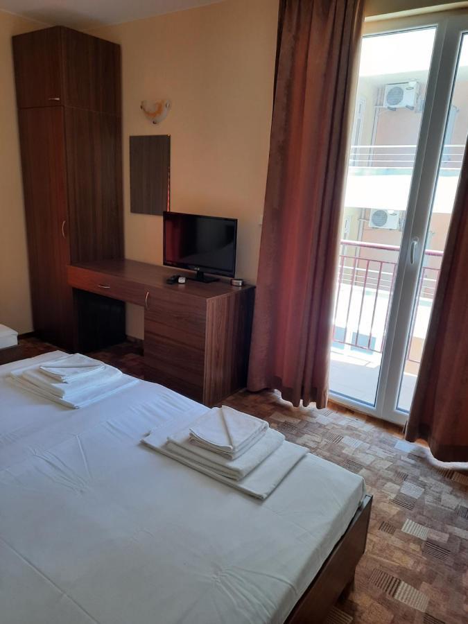 Hotel Sapphire Приморско Экстерьер фото