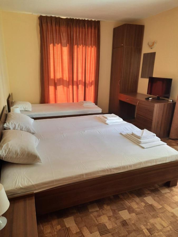Hotel Sapphire Приморско Экстерьер фото