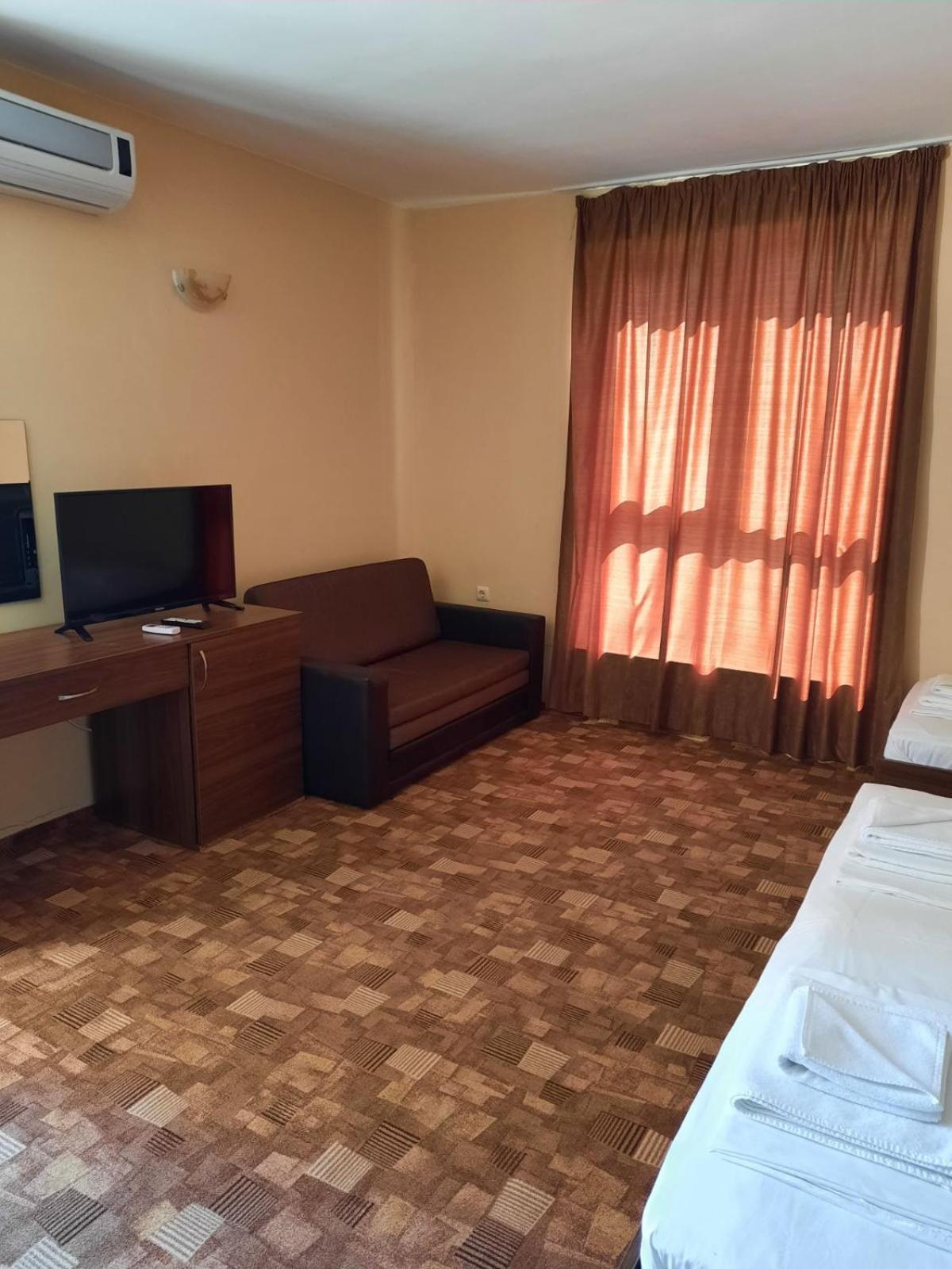 Hotel Sapphire Приморско Экстерьер фото