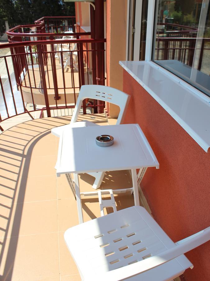 Hotel Sapphire Приморско Экстерьер фото