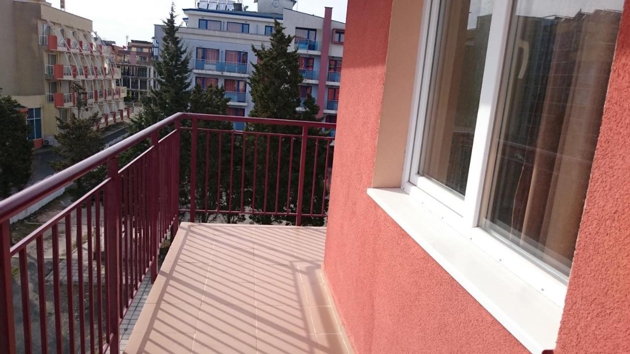 Hotel Sapphire Приморско Экстерьер фото
