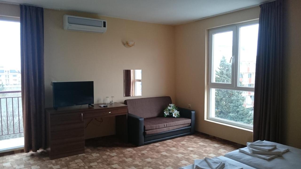 Hotel Sapphire Приморско Экстерьер фото