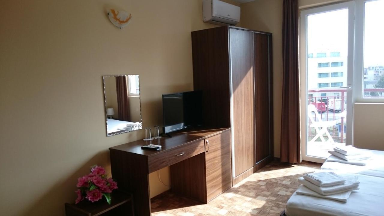 Hotel Sapphire Приморско Экстерьер фото
