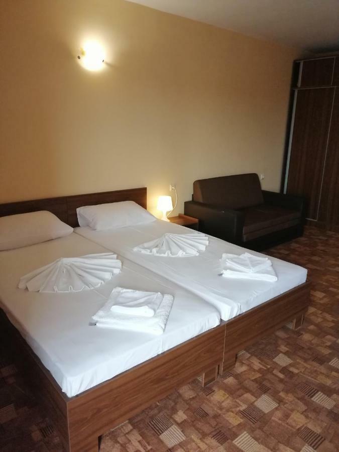 Hotel Sapphire Приморско Экстерьер фото