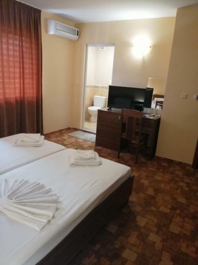 Hotel Sapphire Приморско Экстерьер фото