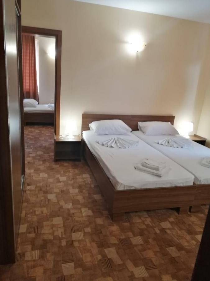 Hotel Sapphire Приморско Экстерьер фото